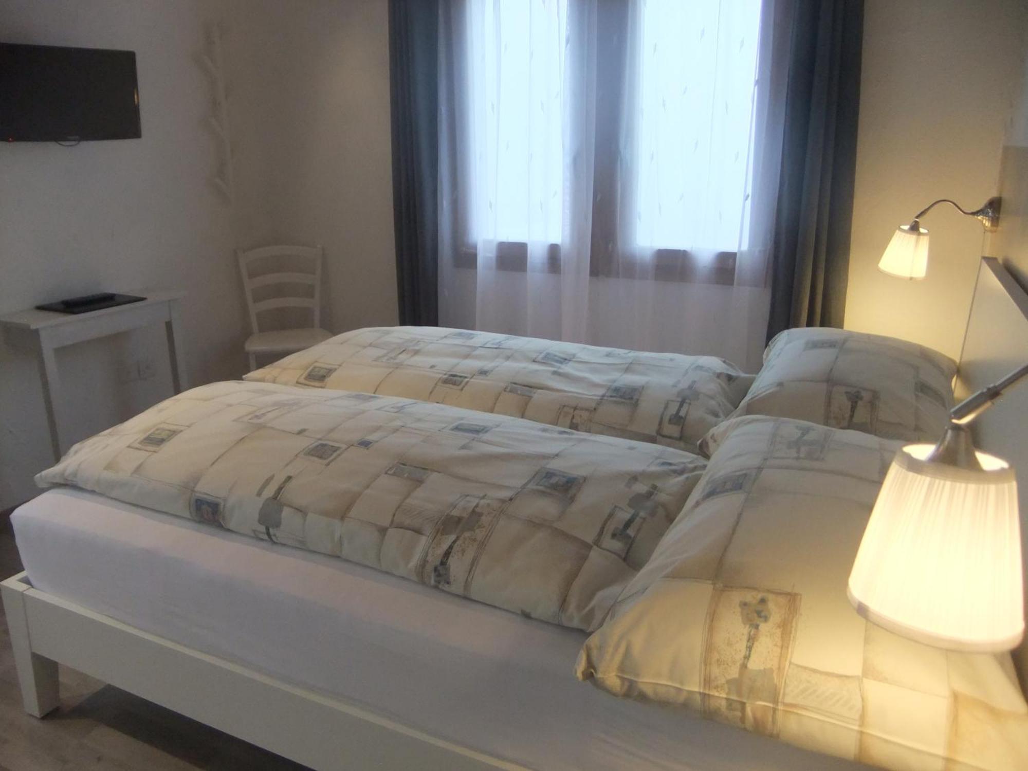 בליצינגן Hotel Weisshorn חדר תמונה